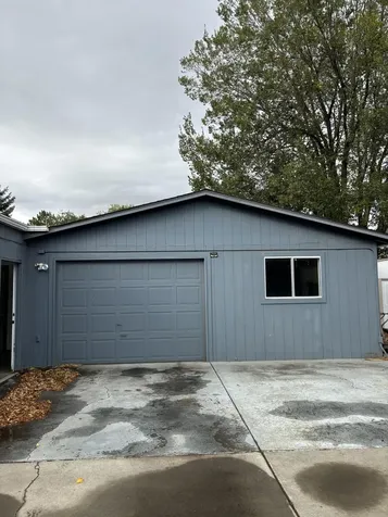 1729 NW Fir Avenue Redmond OR 97756