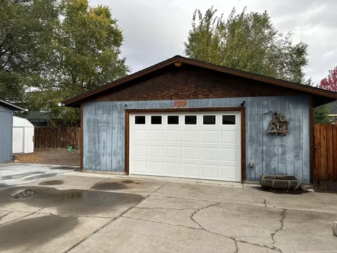 1729 NW Fir Avenue Redmond OR 97756