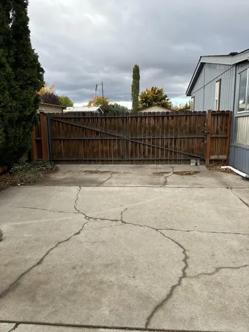 1729 NW Fir Avenue Redmond OR 97756