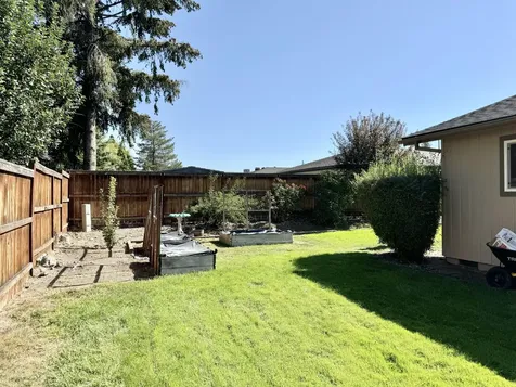 1800 Serenity Drive Medford OR 97504