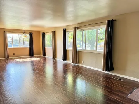 1800 Serenity Drive Medford OR 97504
