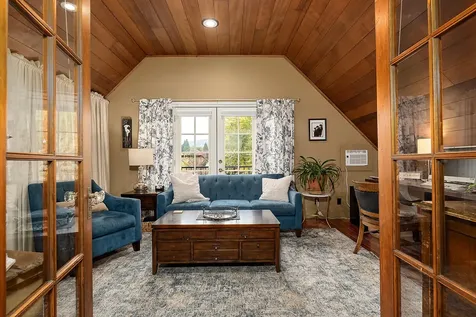 2281 Ross Lane Medford OR 97501