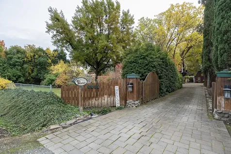 2281 Ross Lane Medford OR 97501