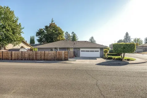 2457 Pinebrook Circle Medford OR 97504