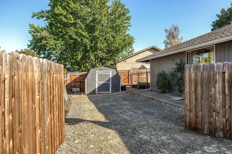 2457 Pinebrook Circle Medford OR 97504
