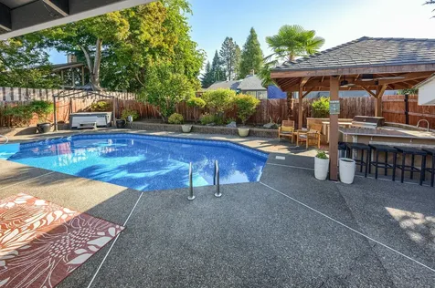 2457 Pinebrook Circle Medford OR 97504