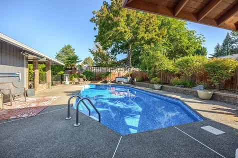 2457 Pinebrook Circle Medford OR 97504