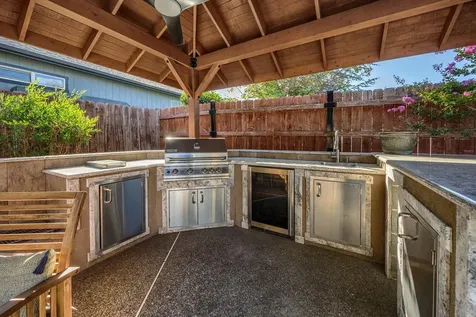 2457 Pinebrook Circle Medford OR 97504