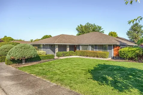 2457 Pinebrook Circle Medford OR 97504