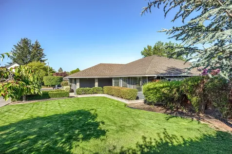 2457 Pinebrook Circle Medford OR 97504
