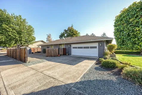 2457 Pinebrook Circle Medford OR 97504