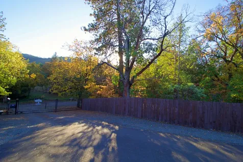 2088 Jasmine Avenue Medford OR 97501