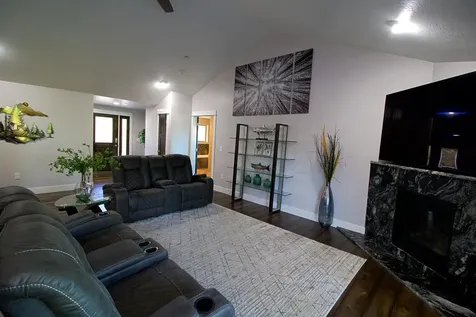 2088 Jasmine Avenue Medford OR 97501
