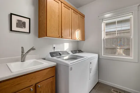3651 Fieldbrook Avenue Medford OR 97504