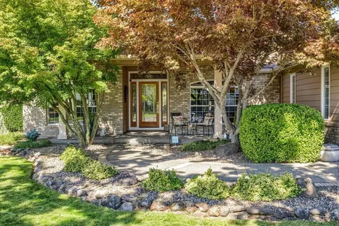 494 Robert Trent Jones Boulevard Eagle Point OR 97524