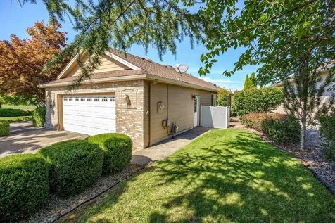 494 Robert Trent Jones Boulevard Eagle Point OR 97524
