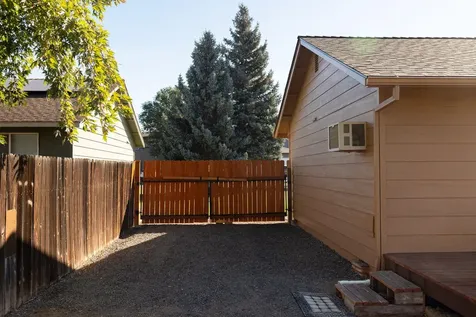1739 SW 27th Street Redmond OR 97756