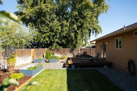 1739 SW 27th Street Redmond OR 97756