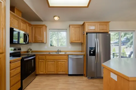 1739 SW 27th Street Redmond OR 97756