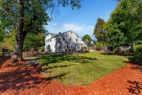 1241 NW Lawnridge Avenue Grants Pass OR 97526