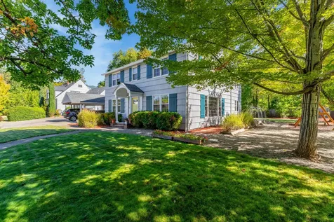 1241 NW Lawnridge Avenue Grants Pass OR 97526