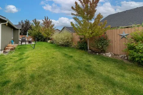 2424 NW Hazelwood Avenue Redmond OR 97756