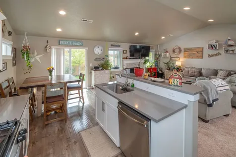2424 NW Hazelwood Avenue Redmond OR 97756