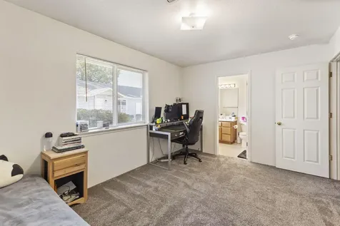 2921 Galaxy Way Grants Pass OR 97527
