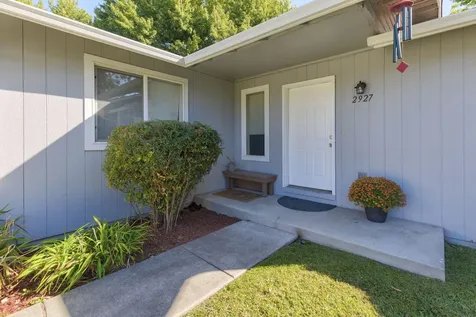 2921 Galaxy Way Grants Pass OR 97527