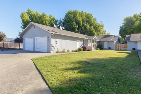 2921 Galaxy Way Grants Pass OR 97527