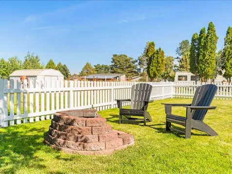 4117 NW La Mesa Lane Redmond OR 97756