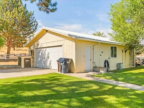 4117 NW La Mesa Lane Redmond OR 97756