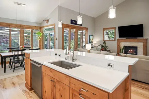 60809 Whitney Place Bend OR 97702