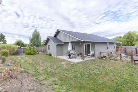 898 Coutant Lane Grants Pass OR 97527
