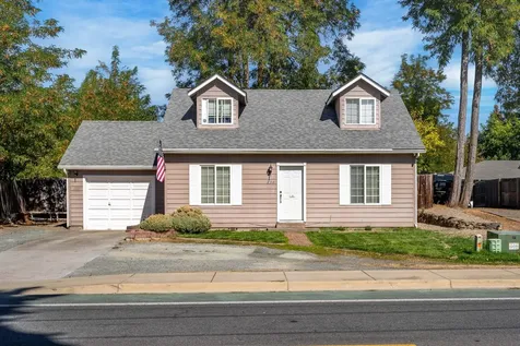 230 W Park Street Grants Pass OR 97527