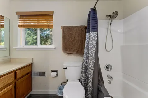 230 W Park Street Grants Pass OR 97527
