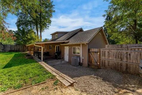 230 W Park Street Grants Pass OR 97527