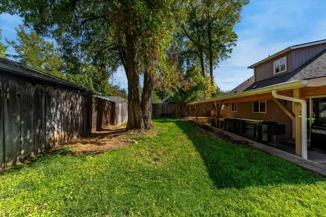 230 W Park Street Grants Pass OR 97527