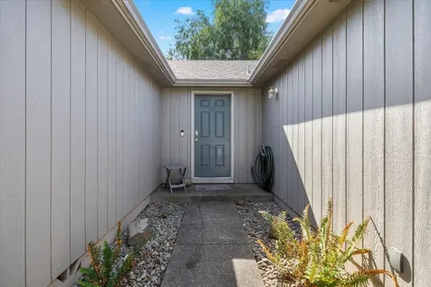 713 Halvorsen Street Medford OR 97501