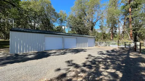 880 Rogue Wood Drive White City OR 97503