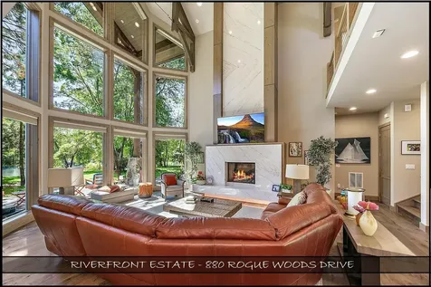 880 Rogue Wood Drive White City OR 97503