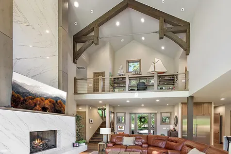880 Rogue Wood Drive White City OR 97503