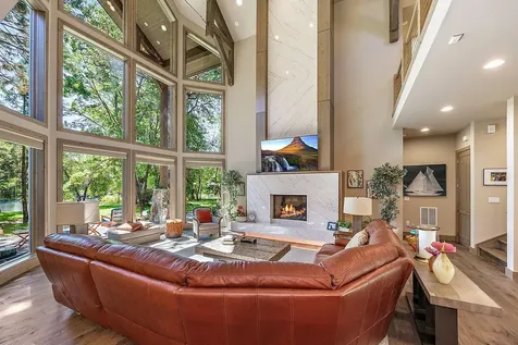 880 Rogue Wood Drive White City OR 97503