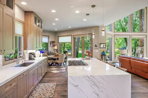 880 Rogue Wood Drive White City OR 97503