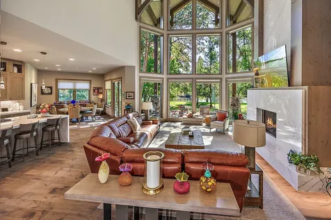 880 Rogue Wood Drive White City OR 97503