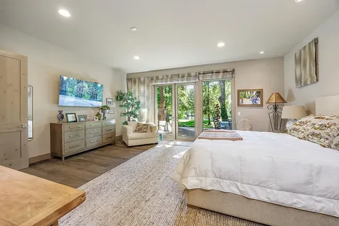 880 Rogue Wood Drive White City OR 97503