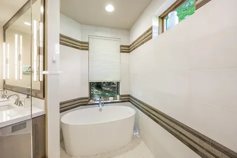 880 Rogue Wood Drive White City OR 97503
