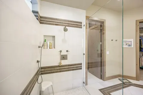 880 Rogue Wood Drive White City OR 97503