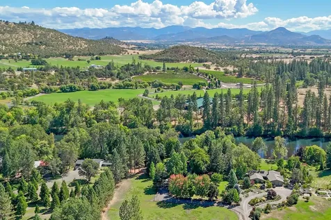 880 Rogue Wood Drive White City OR 97503
