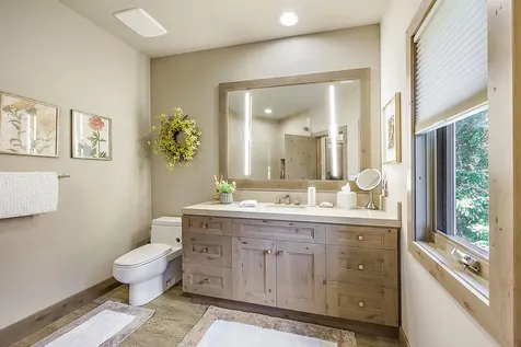 880 Rogue Wood Drive White City OR 97503